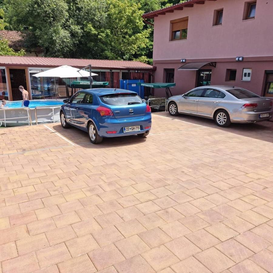 Apartmani Vesto Μπάνια Λούκα Εξωτερικό φωτογραφία