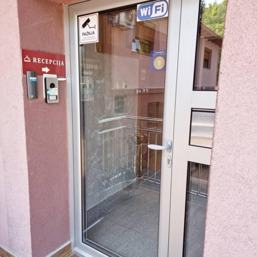 Apartmani Vesto Μπάνια Λούκα Εξωτερικό φωτογραφία
