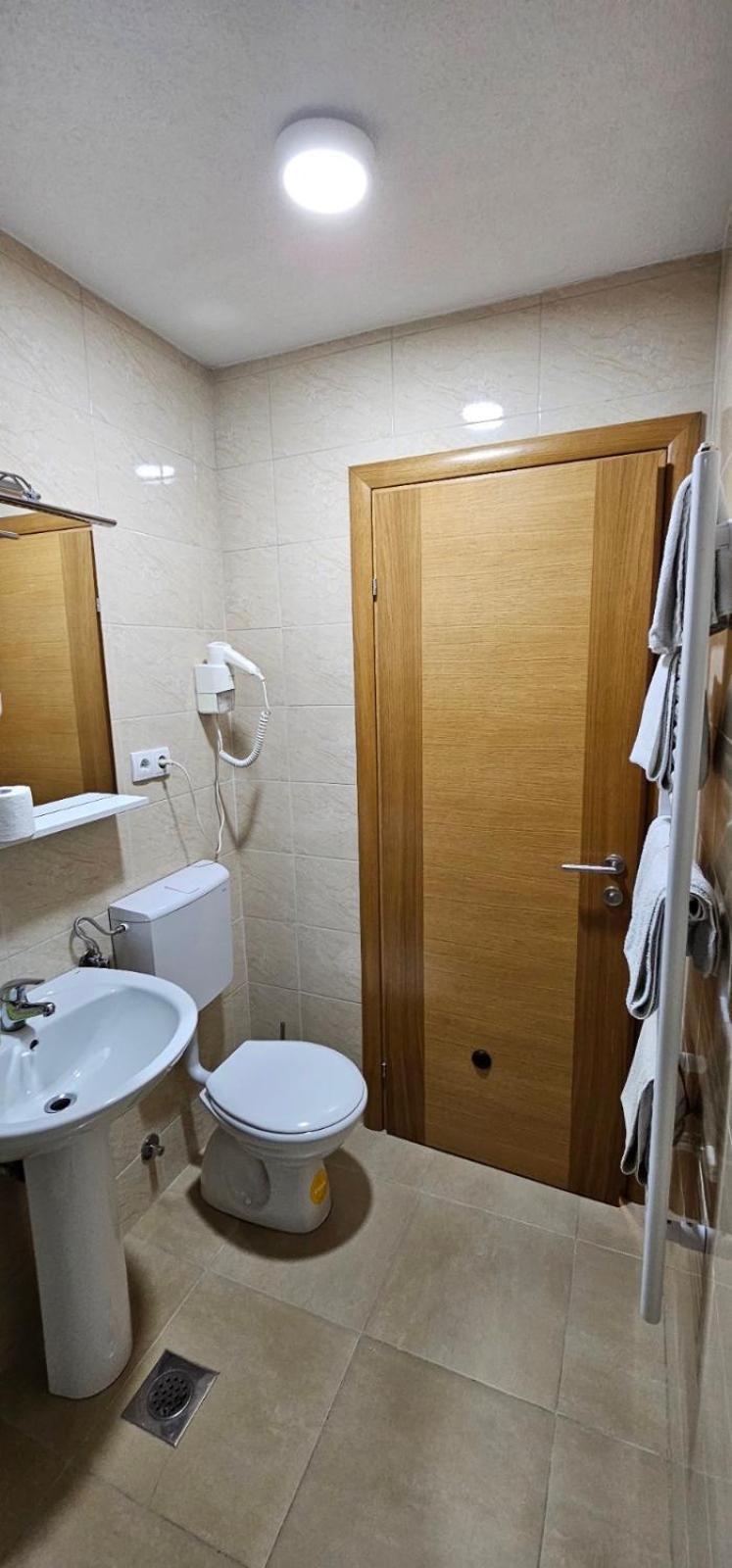 Apartmani Vesto Μπάνια Λούκα Εξωτερικό φωτογραφία